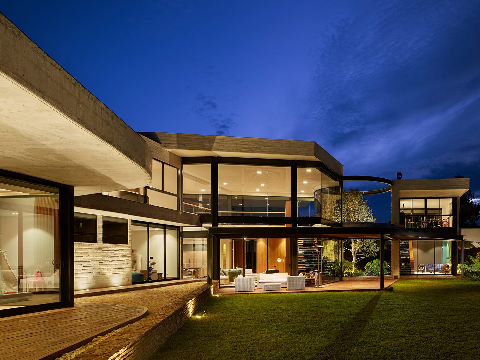 lutron luxury lighting ketra 776x582 2x